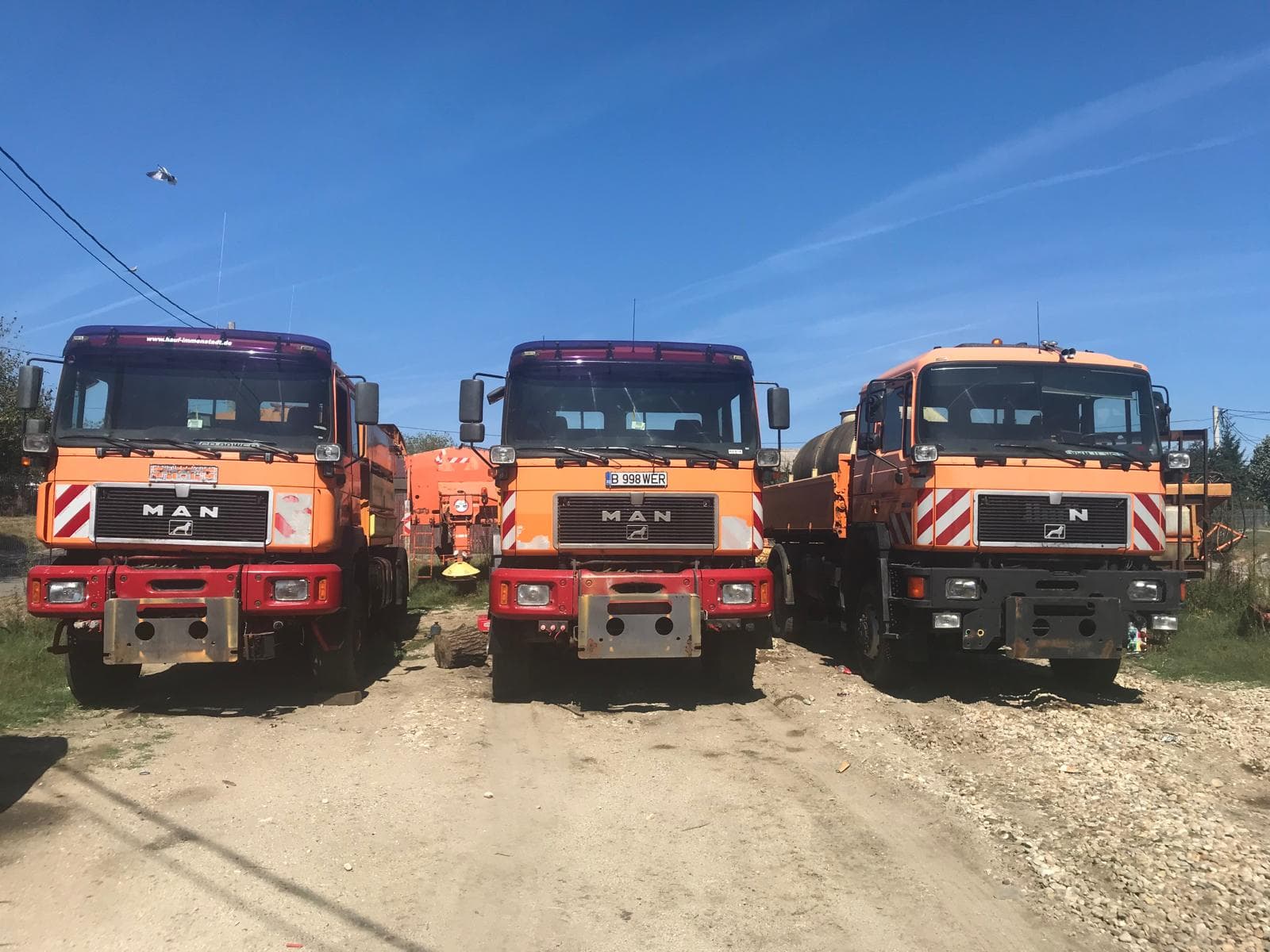 Flotă Demolex pentru servicii de debarasare apartamente în Sectoarele 1–6